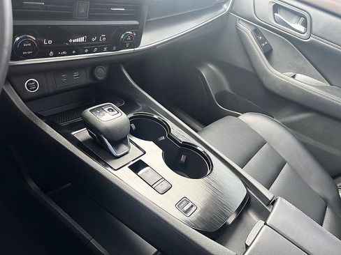 Certified 2023 Nissan Rogue SV w/ SV Premium B Package FWD image 27