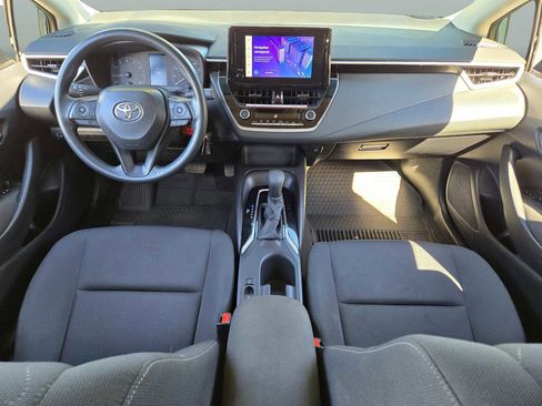 Used 2025 Toyota Corolla LE image 14