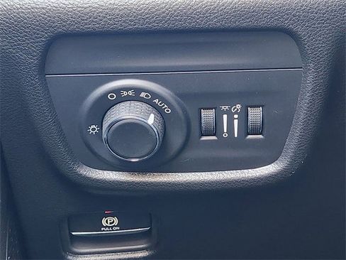 New 2025 Jeep Grand Cherokee Altitude image 15