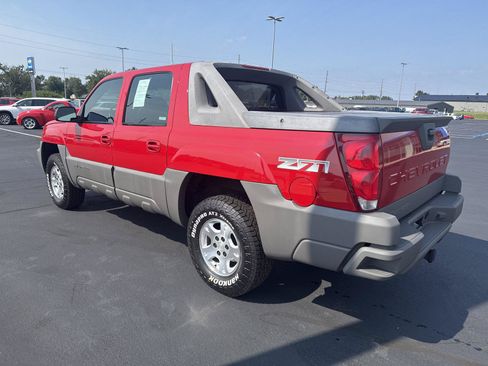 Used 2002 Chevrolet Avalanche 4x4 w/ Off-Road Suspension Pkg image 2