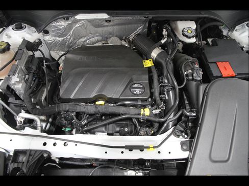 Used 2024 Chevrolet Trax LS w/ Driver Confidence Package image 19