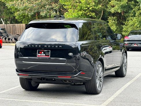 Used 2023 Land Rover Range Rover Long Wheelbase SE AWD/4WD image 5