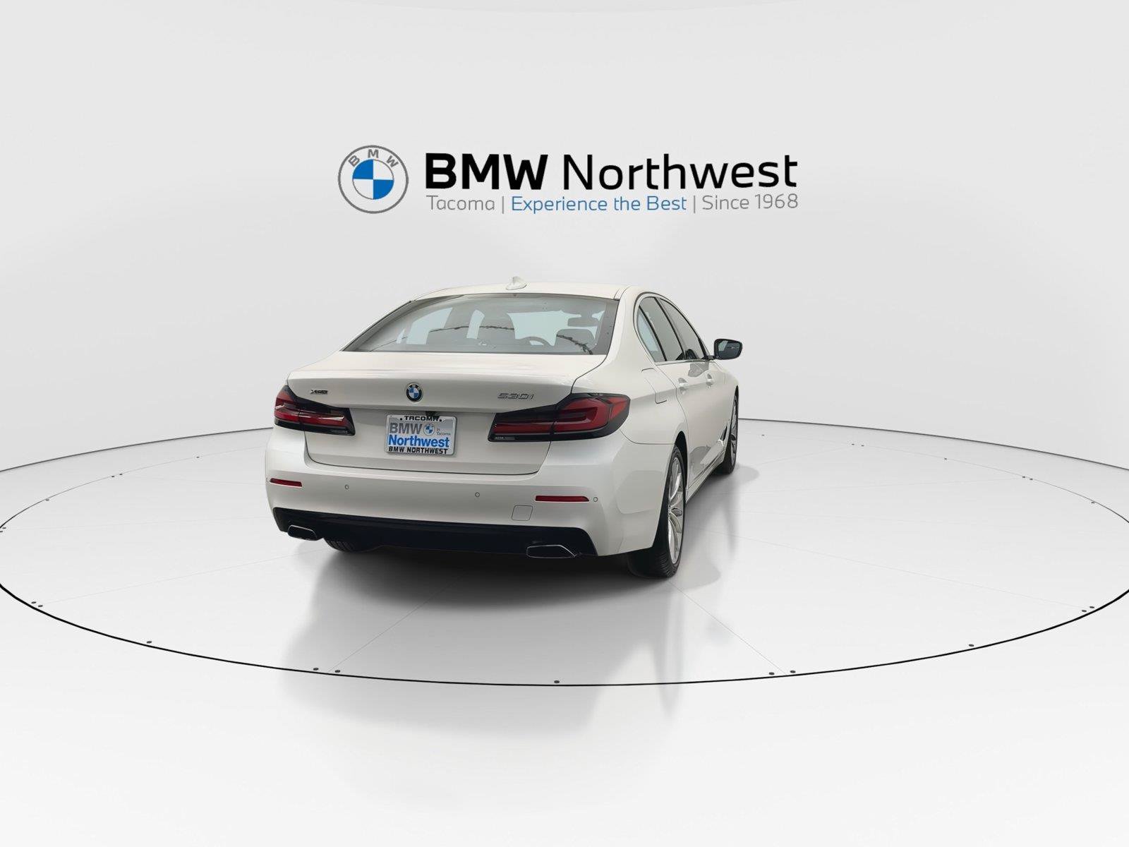 Used 2023 BMW 530i xDrive w/ Convenience Package AWD/4WD image 3