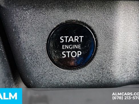 Used 2024 Nissan Rogue S FWD image 43