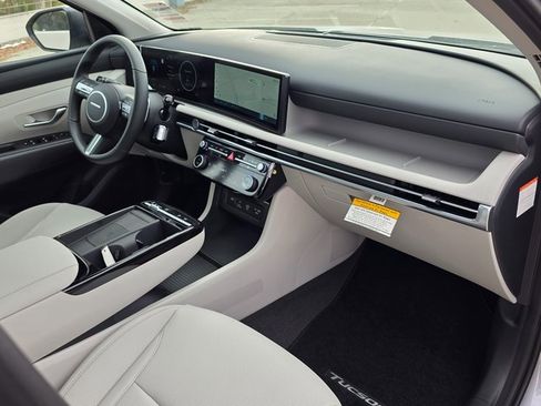 New 2025 Hyundai Tucson SEL image 9