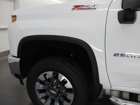 Used 2022 Chevrolet Silverado 2500 LT w/ Convenience Package AWD/4WD image 34