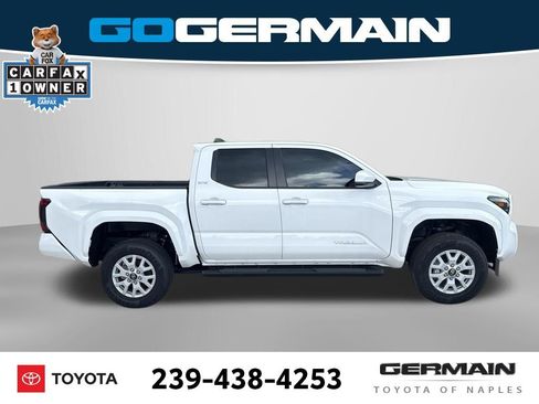Used 2025 Toyota Tacoma SR5 RWD image 10