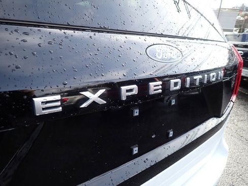 Used 2025 Ford Expedition Active image 6