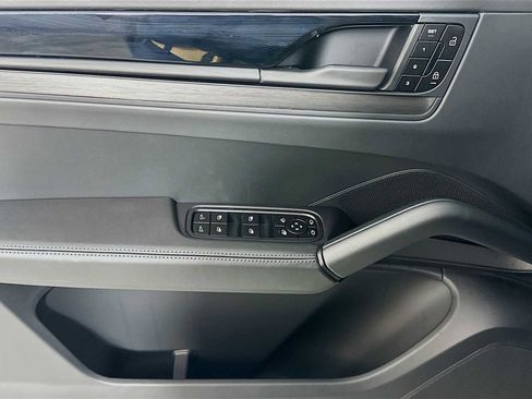 New 2026 Porsche Cayenne GTS AWD/4WD image 8