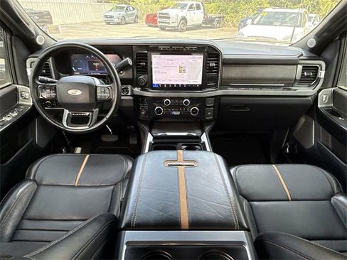Certified 2023 Ford F450 Platinum w/ FX4 Off-Road Package image 15
