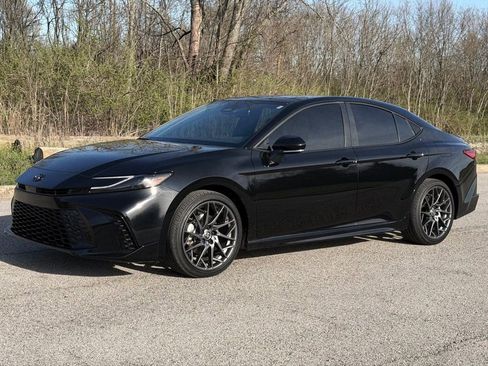 Used 2025 Toyota Camry XSE image 41