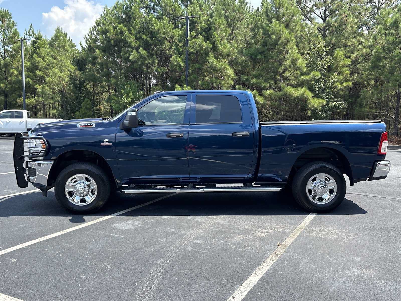 Used 2024 RAM 2500 Tradesman w/ Chrome Appearance Group AWD/4WD image 18