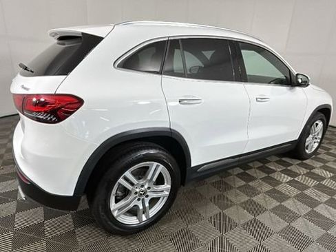 Used 2023 Mercedes-Benz GLA 250 4MATIC w/ Premium Package image 3