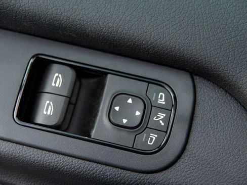 Used 2024 Mercedes-Benz Sprinter 2500 image 23