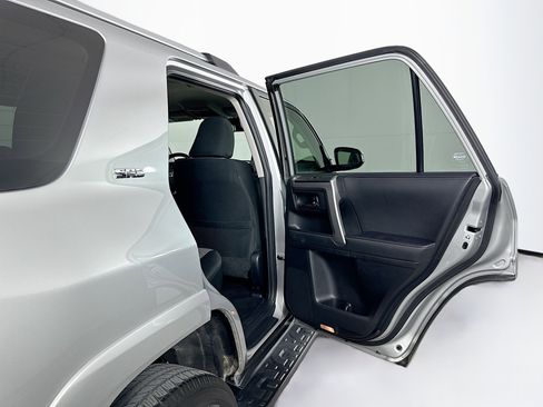 Used 2024 Toyota 4Runner SR5 image 28