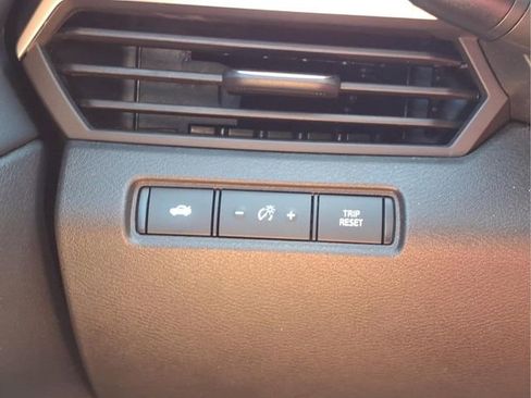 Used 2023 Nissan Altima 2.5 SR FWD image 15