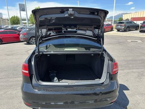 Used 2015 Volkswagen Jetta SE FWD image 13
