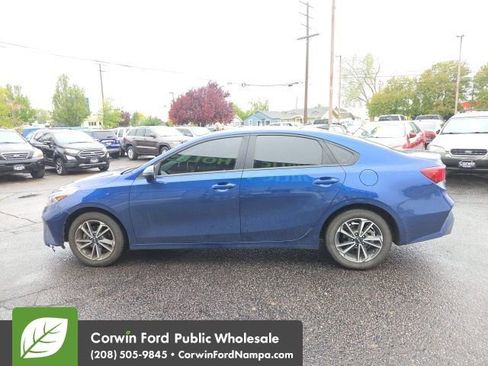 Used 2023 Kia Forte LXS w/ LXS Technology Package FWD image 1