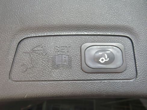 Used 2018 Lincoln MKC Reserve w/ Lincoln MKC Climate Package image 49