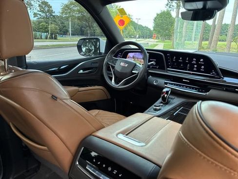 Used 2022 Cadillac Escalade ESV Premium Luxury AWD/4WD image 26