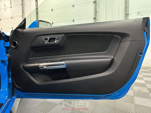Used 2017 Ford Mustang GT RWD image 36