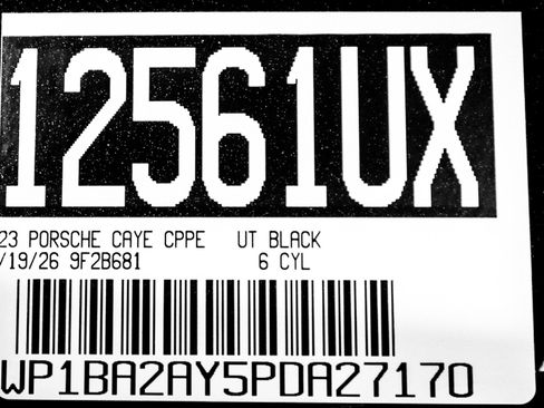 Certified 2023 Porsche Cayenne Platinum Edition image 30