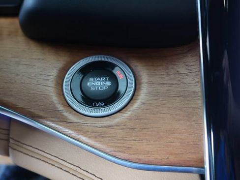 Used 2022 Jeep Grand Cherokee Summit AWD/4WD image 31