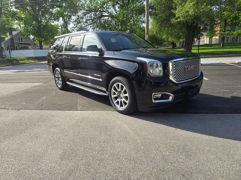 Used 2016 GMC Yukon XL Denali w/ Open Road Package AWD/4WD image 5