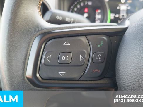 Used 2024 Jeep Wrangler Unlimited AWD/4WD image 11
