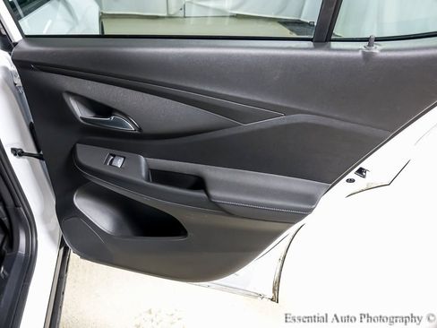 Used 2025 Buick Envista Sport Touring image 20