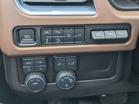 Used 2021 Chevrolet Tahoe High Country image 14