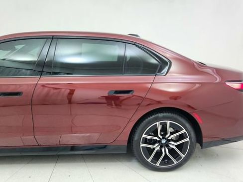 Used 2025 BMW 740i image 11