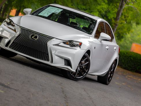 Used 2016 Lexus IS 350 w/ F Sport Package RWD image 21