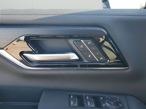 New 2026 GMC Yukon Denali w/ Sun & Power Step Package image 27