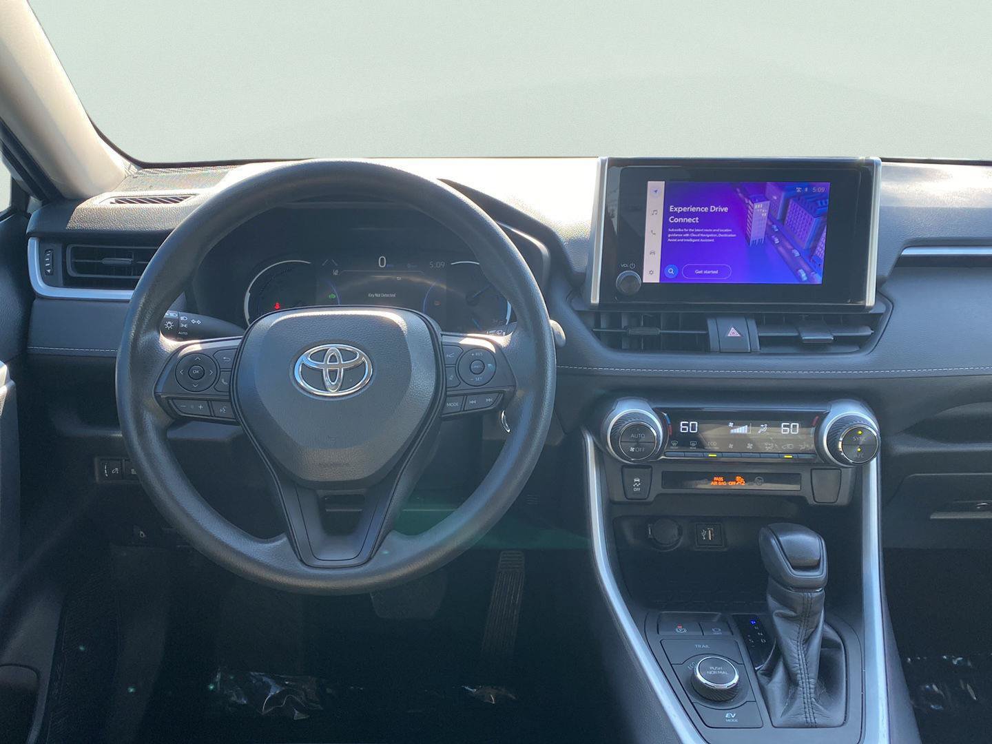 Used 2024 Toyota RAV4 XLE AWD/4WD image 16