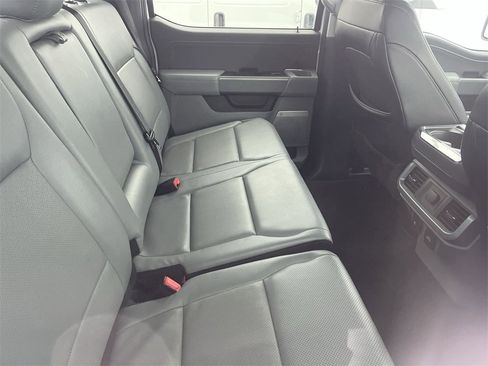 Used 2023 Ford F150 Lariat w/ Trailer Tow Package image 11