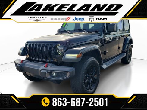 Used 2020 Jeep Wrangler Unlimited Sahara AWD/4WD image 3