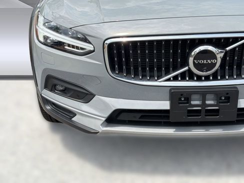 Certified 2025 Volvo V90 B6 Cross Country Ultra AWD/4WD image 11
