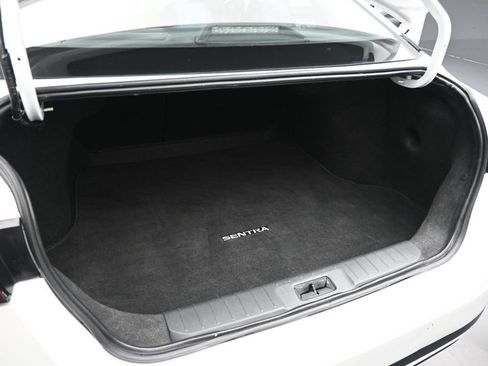 Used 2024 Nissan Sentra SR FWD image 21