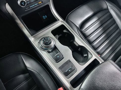 Used 2024 Ford Edge SEL image 35