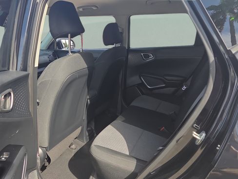 Used 2022 Kia Soul S FWD image 11