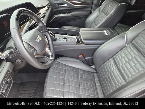 Used 2024 Cadillac Escalade Sport Platinum w/ LPO, ONYX Package AWD/4WD image 9