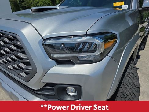 Used 2022 Toyota Tacoma TRD Sport w/ TRD Premium Sport Package AWD/4WD image 12