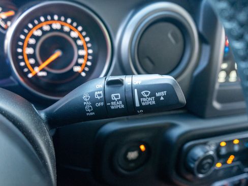 Used 2023 Jeep Wrangler Willys image 24