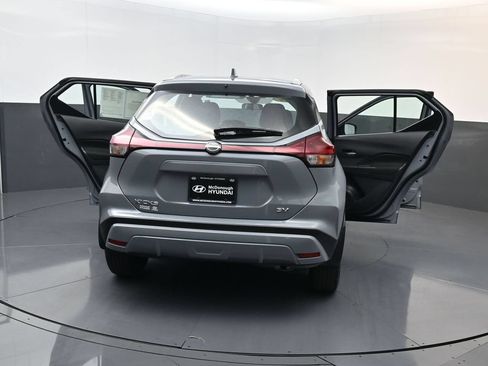 Used 2024 Nissan Kicks SV FWD image 29