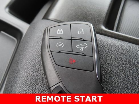 Used 2025 GMC Sierra 1500 Elevation image 38