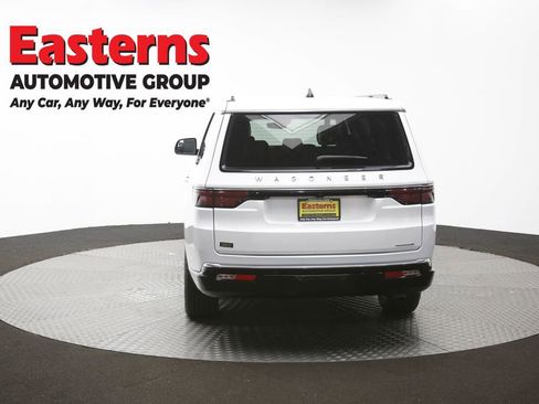 Used 2024 Jeep Wagoneer L Series II w/ Flexible Seating Group RWD image 40