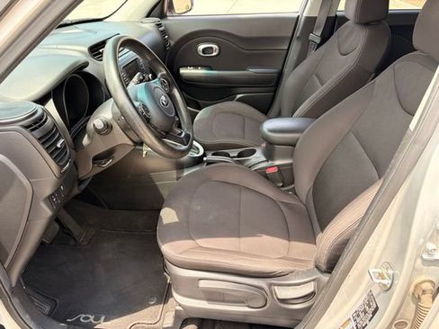 Used 2018 Kia Soul FWD image 8