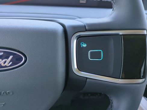 New 2025 Ford Expedition Active image 26