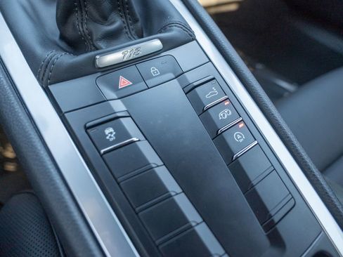 Used 2024 Porsche 718 Cayman S image 25